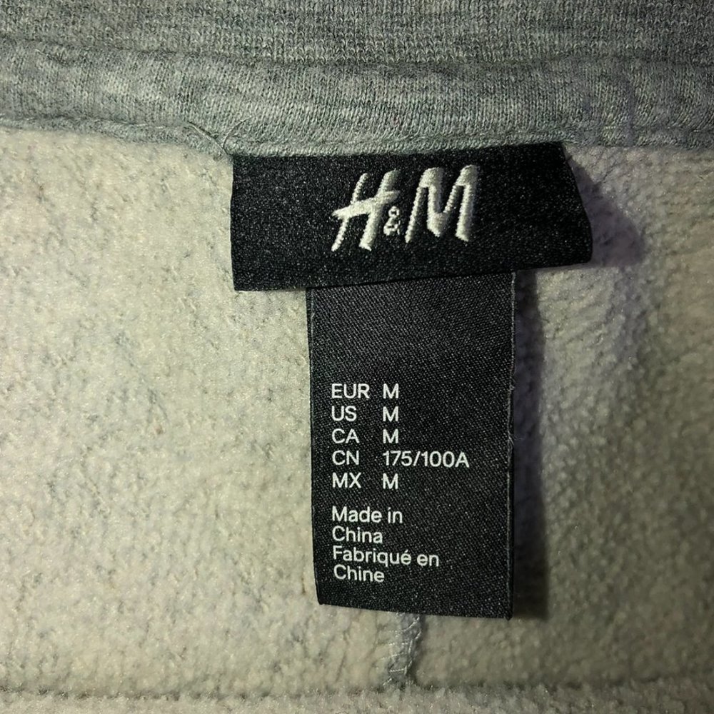 H&M "Basketball" Embossed Sweatshirt (Gray) - Picture 6 of 6